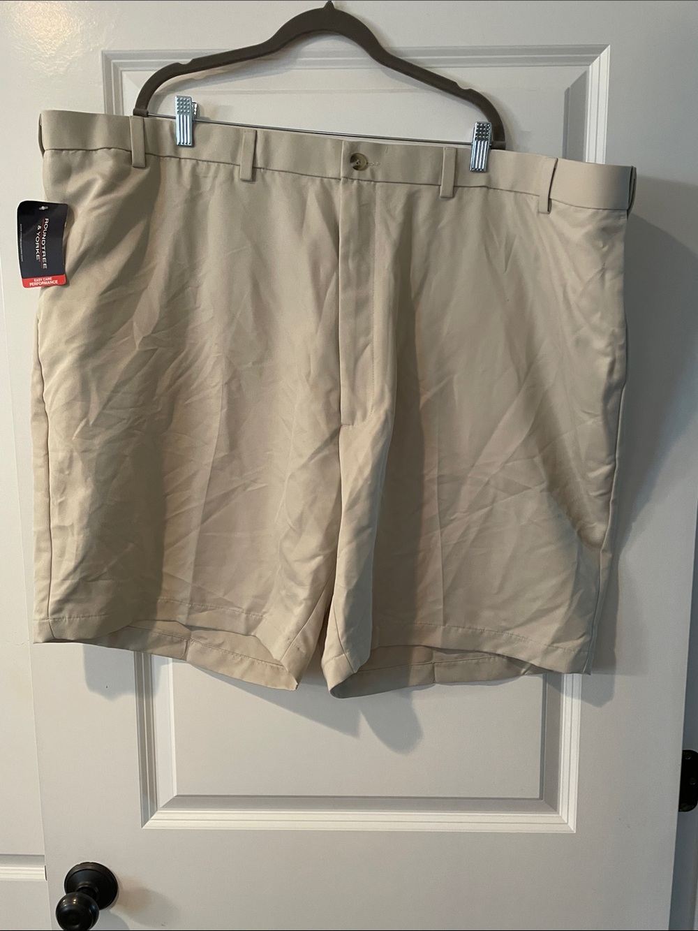Roundtree & Yorke Khaki Flat-Front Men’s Shorts